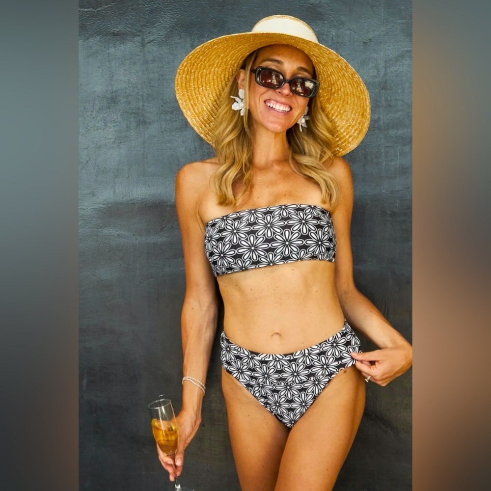 NEW! Kenny Flowers The Pedregal Black Banded Sporty Bikini Bottom SZ M